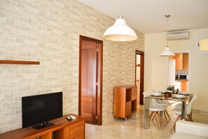 Apartment, Balkon | Wohnzimmer