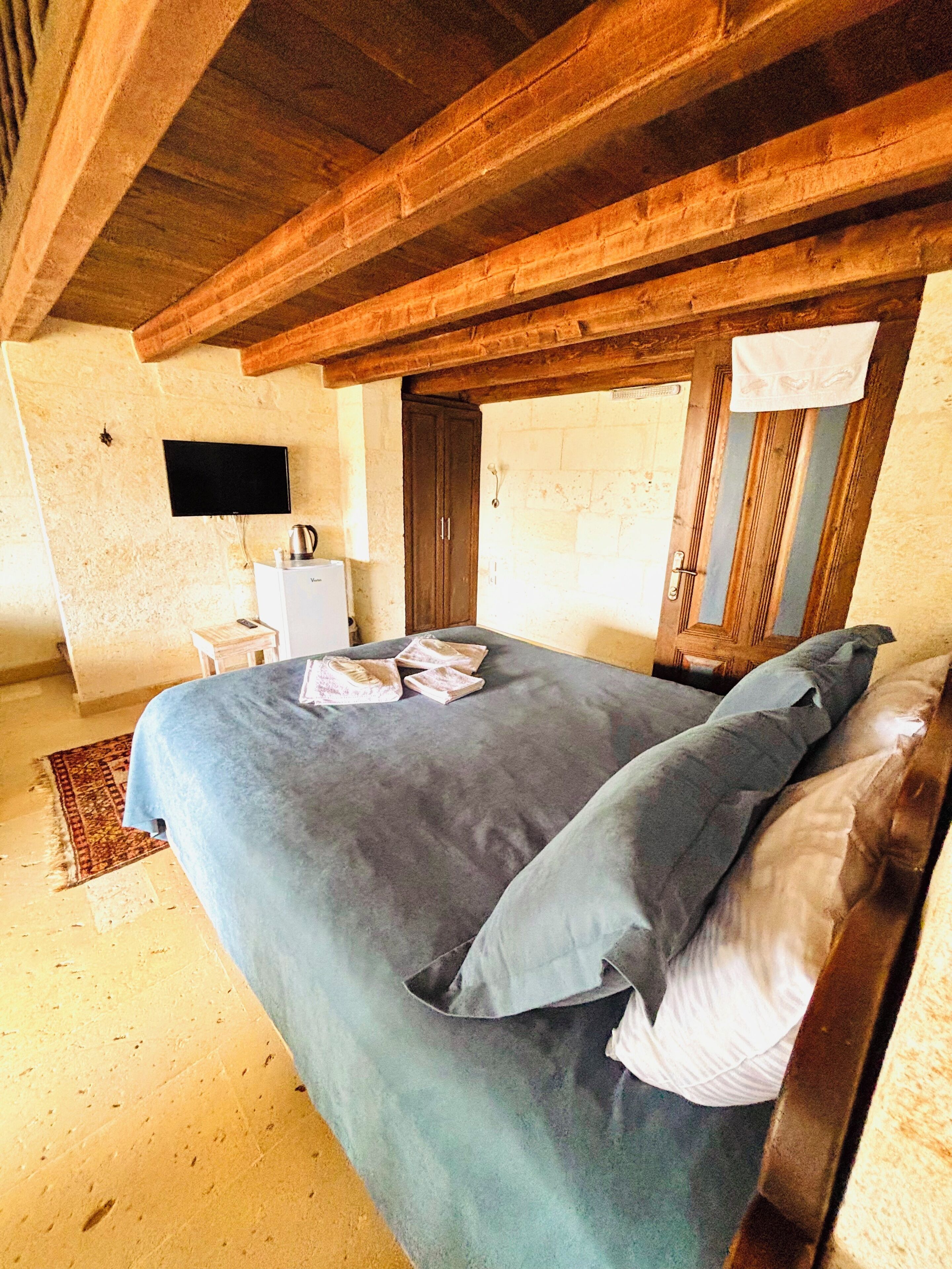 family room, valley view, garden area | 1 bedroom, premium bedding, select comfort beds, individually furnished