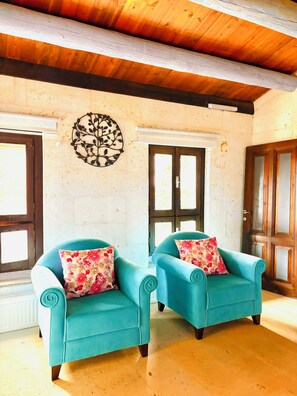 Family Room, Valley View, Garden Area | Premium bedding, Select Comfort beds, individually furnished, free WiFi