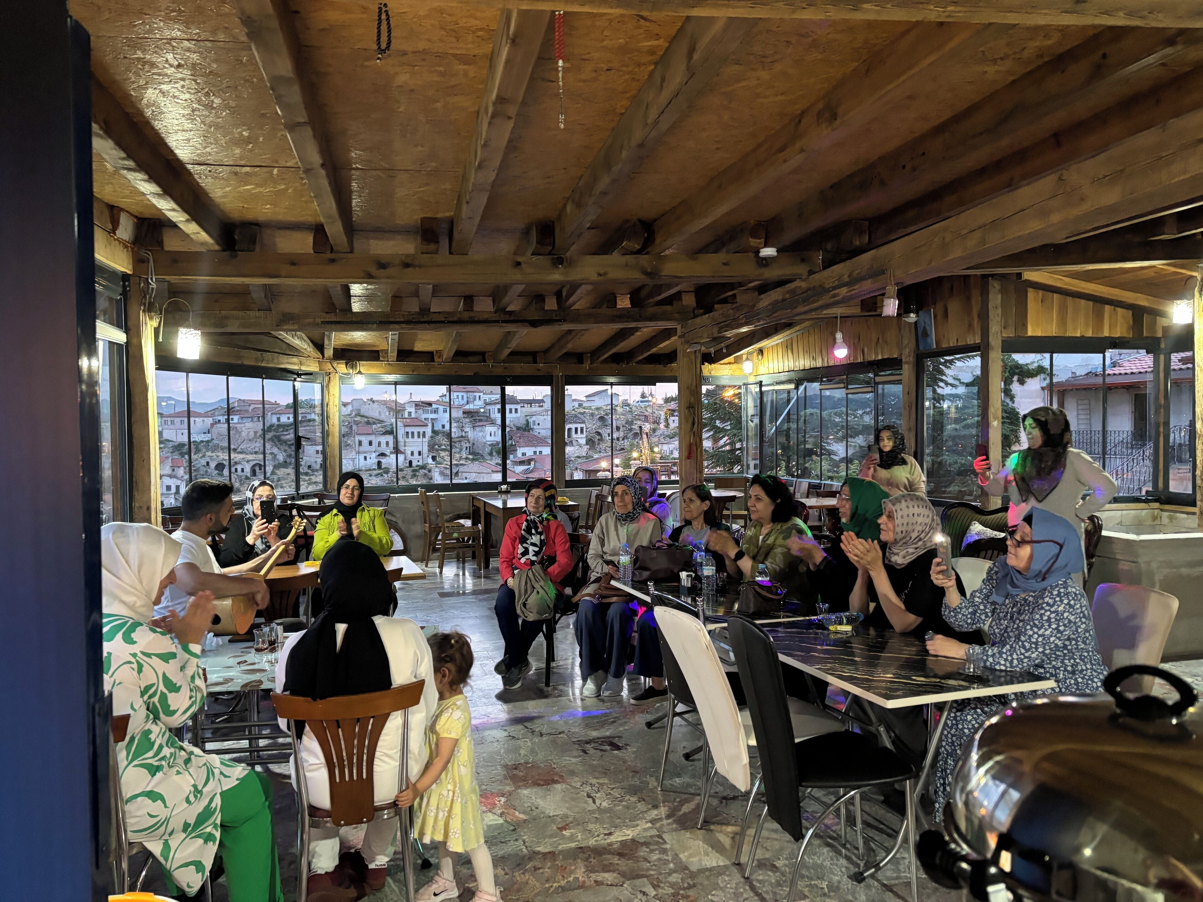 breakfast and dinner served, garden views