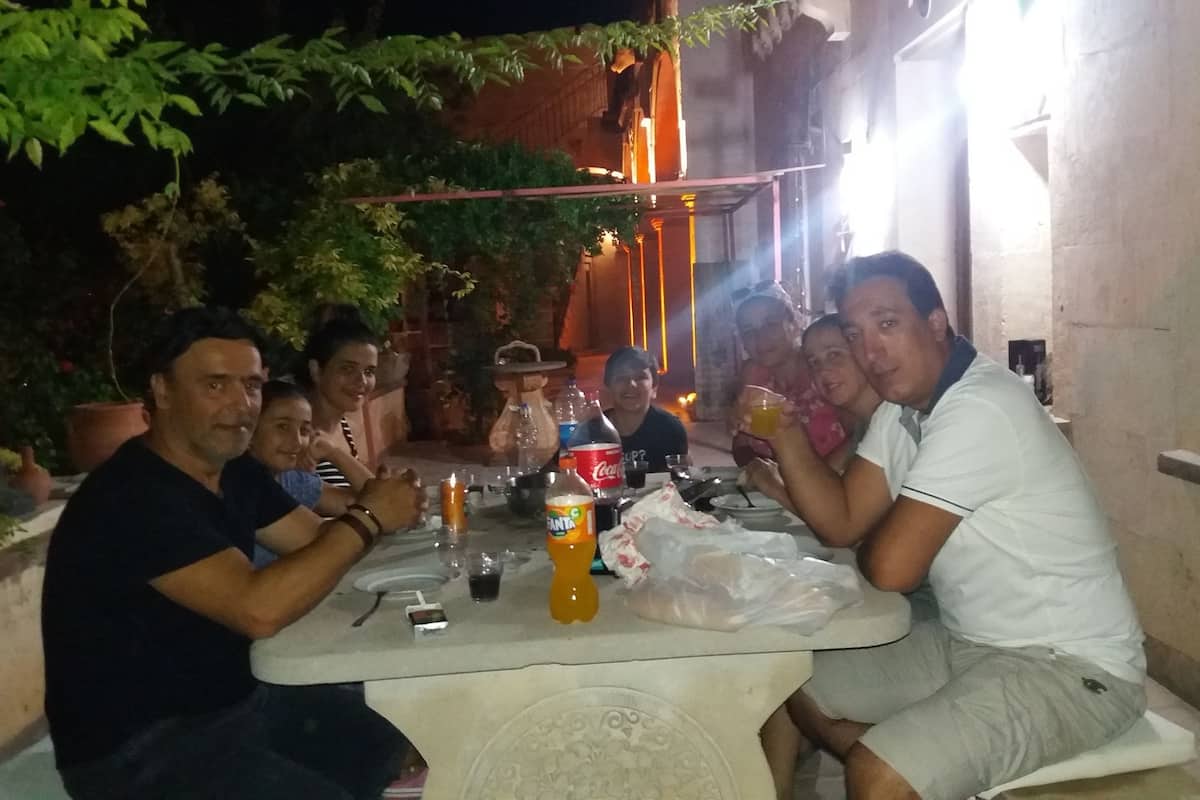 تناول الطعام بالخارج