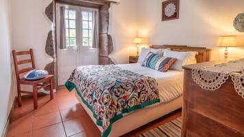 Traditional House, 4 Bedrooms | Individually decorated, individually furnished, blackout drapes