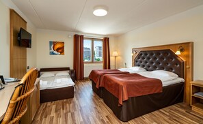Double Room (with sofa bed) | Minibar, in-room safe, desk, blackout curtains - Hotel Vallonia (Korsholm)
