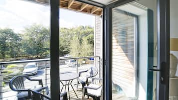 Appartement, privébadkamer (2 Bedroom) | Uitzicht vanaf balkon
