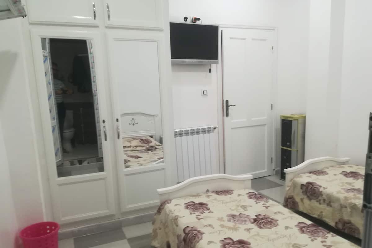Premium bedding, iron/ironing board, free WiFi, bed sheets