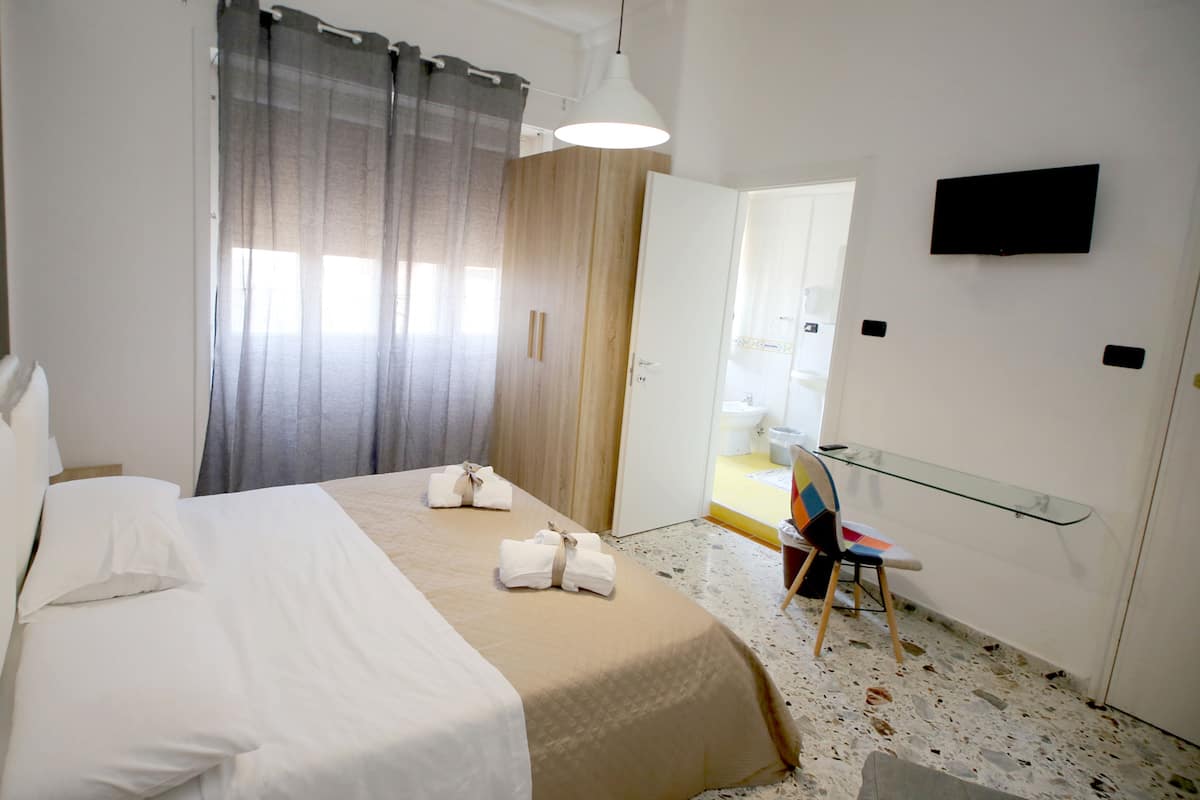 Habitación triple Confort | Ropa de cama de alta calidad, escritorio y insonorización