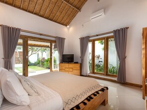 Superior Villa | 4 bedrooms, in-room safe, iron/ironing board, rollaway beds - Villa Crystal (Seminyak)