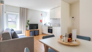 Télévision à écran plat