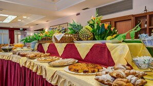 Petit déjeuner buffet compris tous les jours