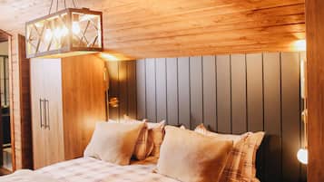 Chalet de lujo, 2 habitaciones, en la zona del jardín (5 Pax) | 1 dormitorio, ropa de cama de alta calidad, escritorio