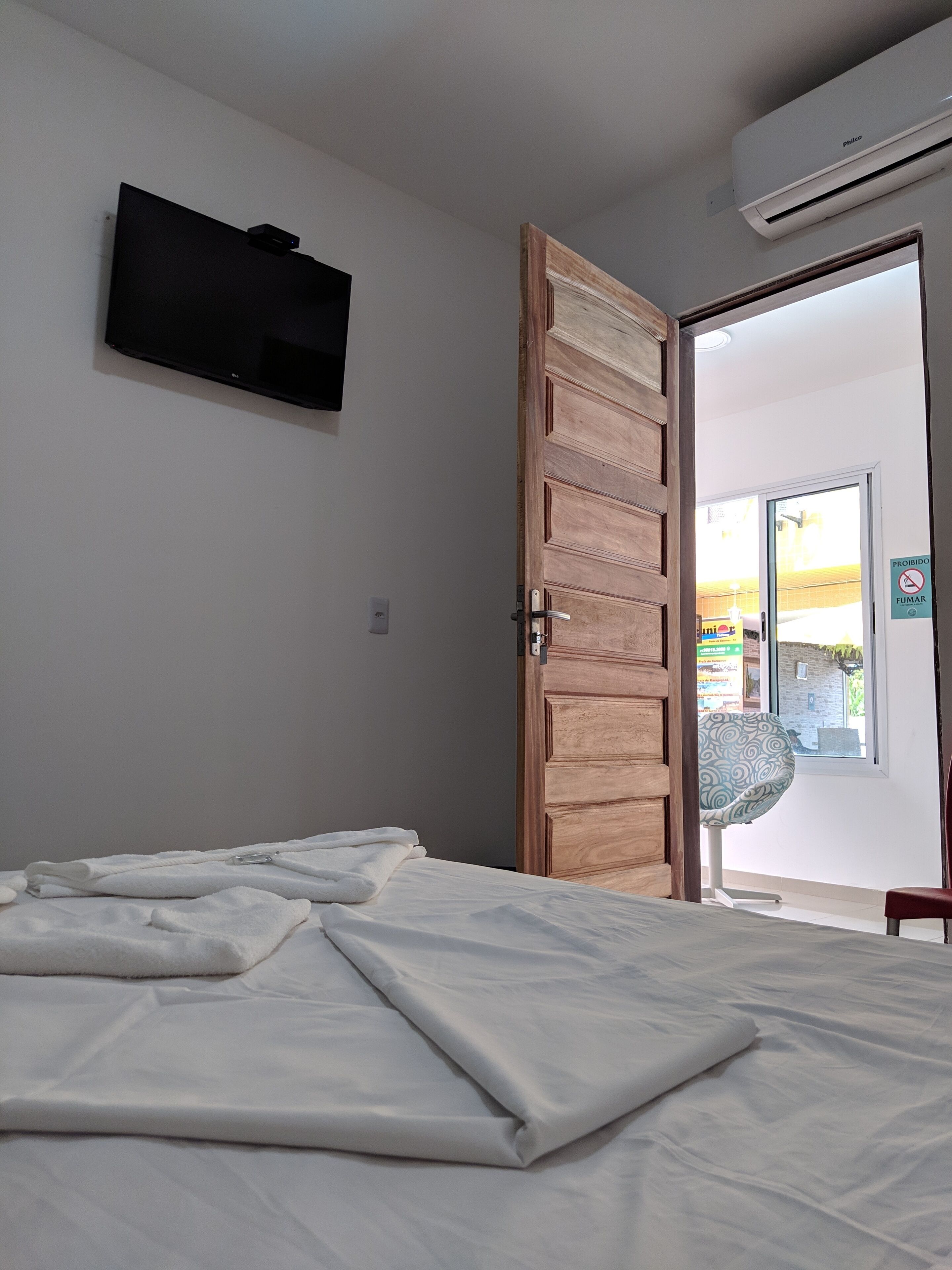 Comfort Double or Twin Room | Blackout drapes, iron/ironing board, free WiFi, bed sheets