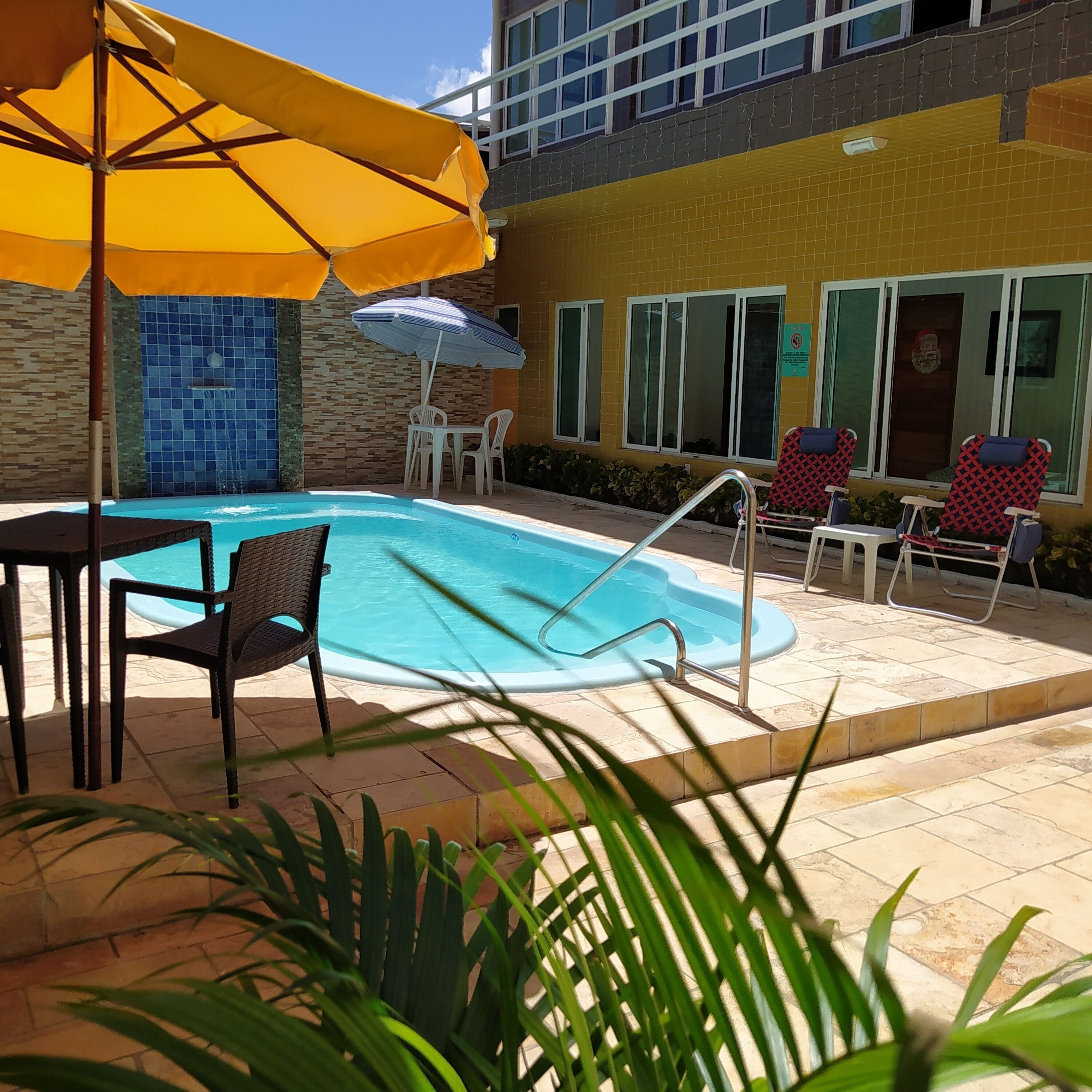 屋外プール、サンラウンジャー