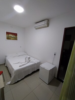 Cortinas blackout, tabla de planchar con plancha y wifi gratis 