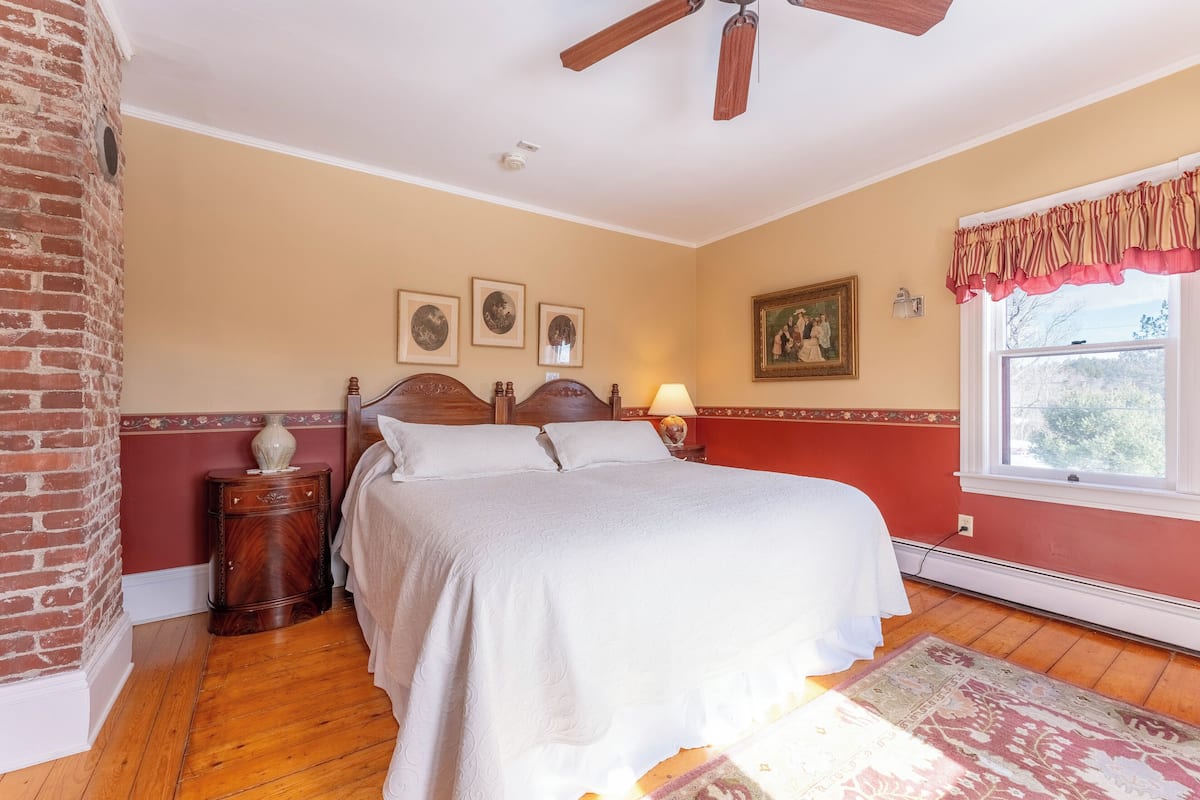 Premium Studio Suite, Garden View | 1 bedroom, premium bedding, pillowtop beds, soundproofing