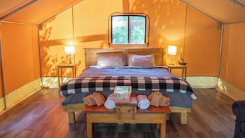 Classic Tent, 1 Queen Bed, Hill View