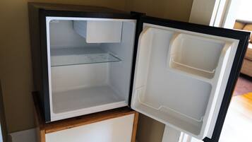 Mini fridge