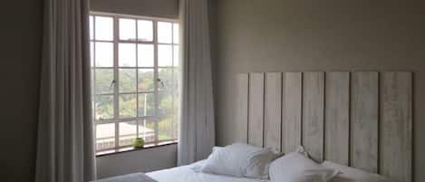 Apartment, 1 Bedroom | 1 bedroom, premium bedding, desk, iron/ironing board