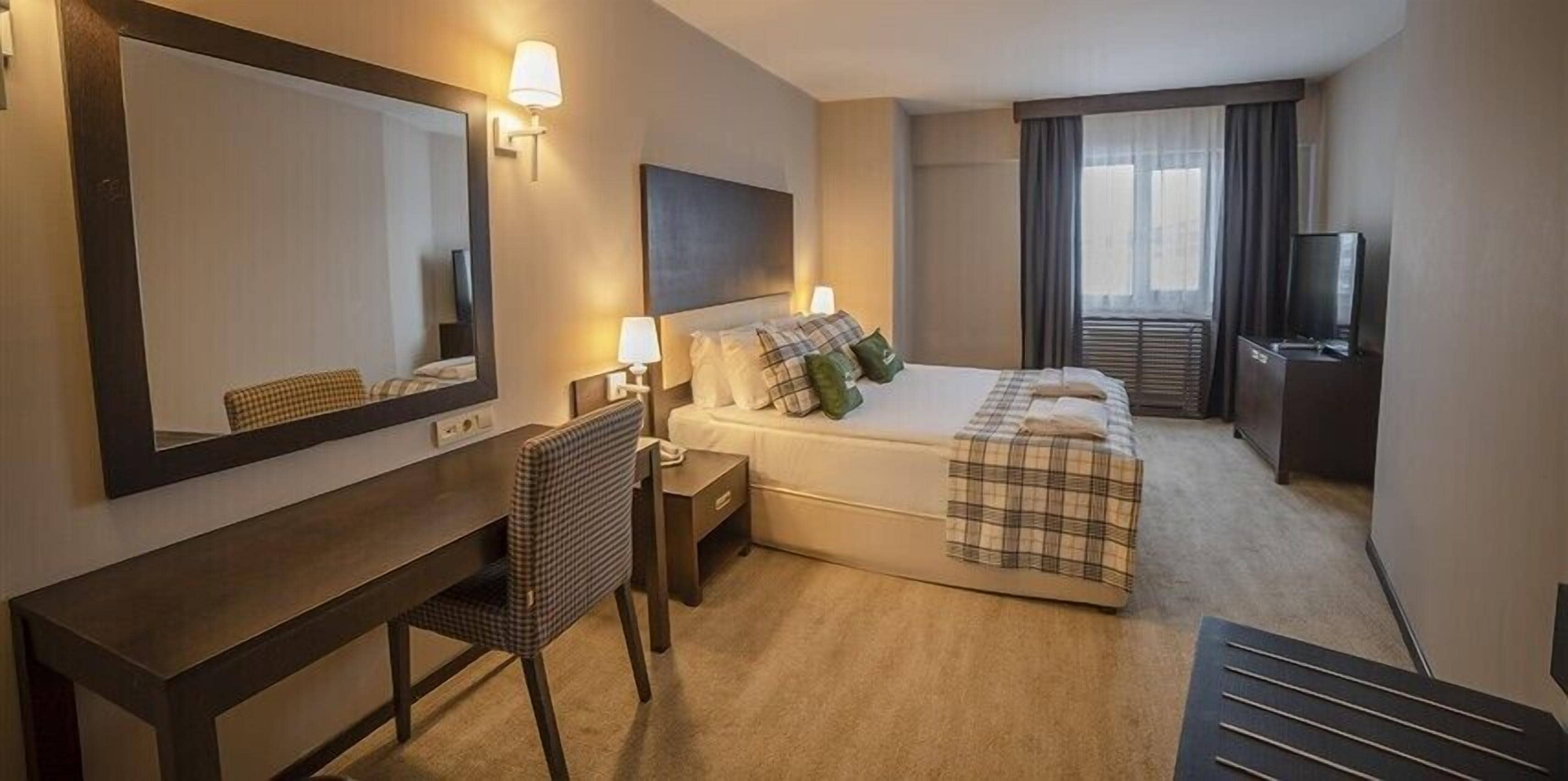 Standard Single Room | Premium bedding, minibar, in-room safe, desk