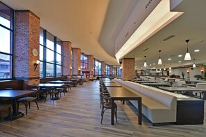 Café da manhã, almoço e jantar