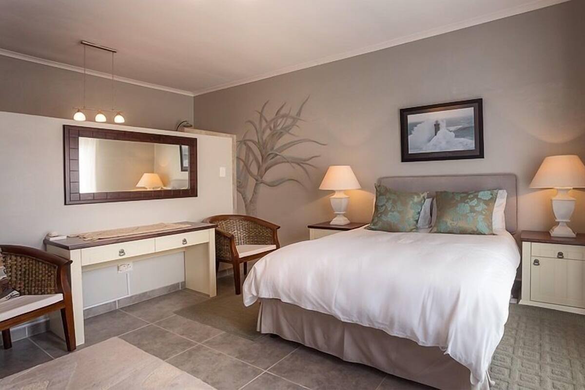 Deluxe Double Room (Lighthouse) | Premium bedding, in-room safe, desk, cribs (free)