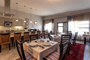 Daily buffet breakfast for a fee - Desert Rendezvous (Henties Bay)