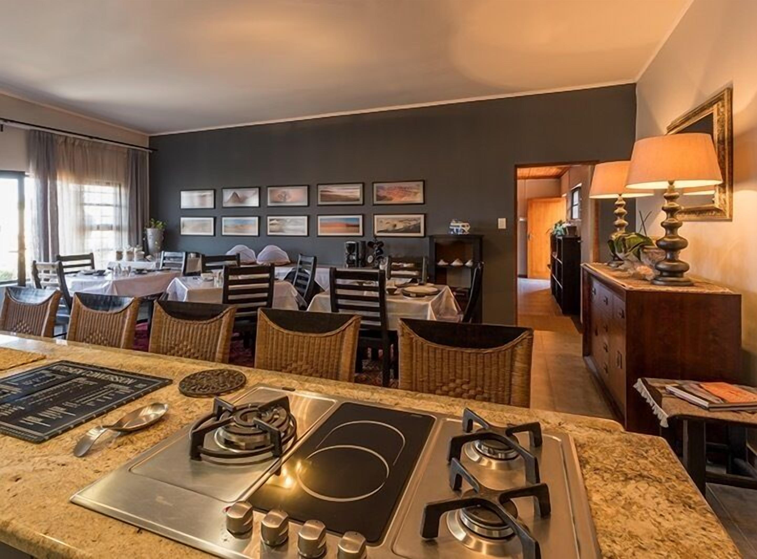 Daily buffet breakfast (ZAR 105 per person)