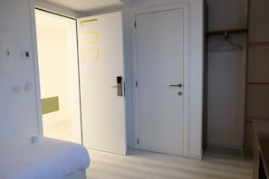 Minibar, in-room safe, desk, soundproofing - Corbie Lommel Ring (Lommel)