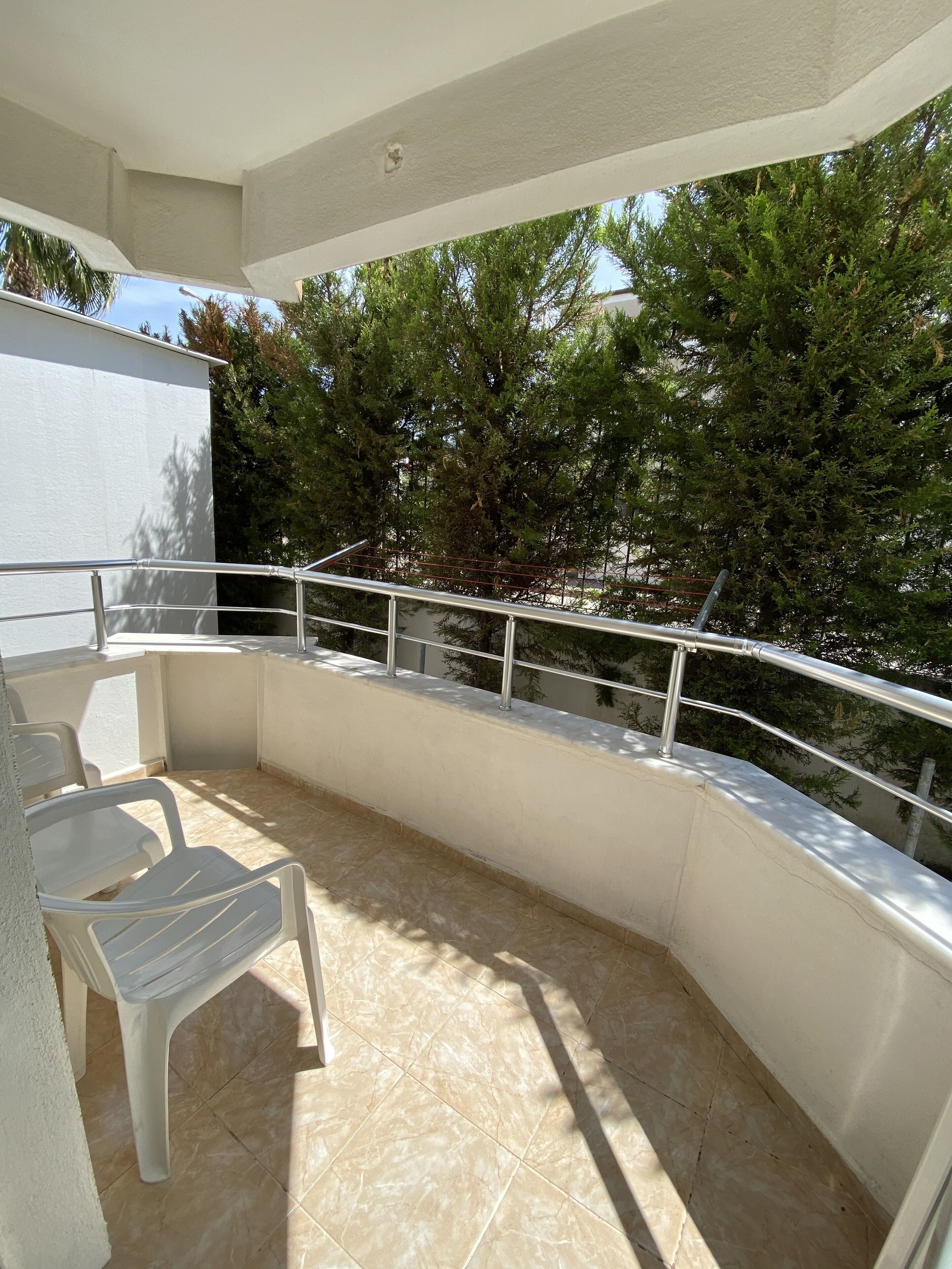 2 bedrooms, desk, soundproofing, free WiFi