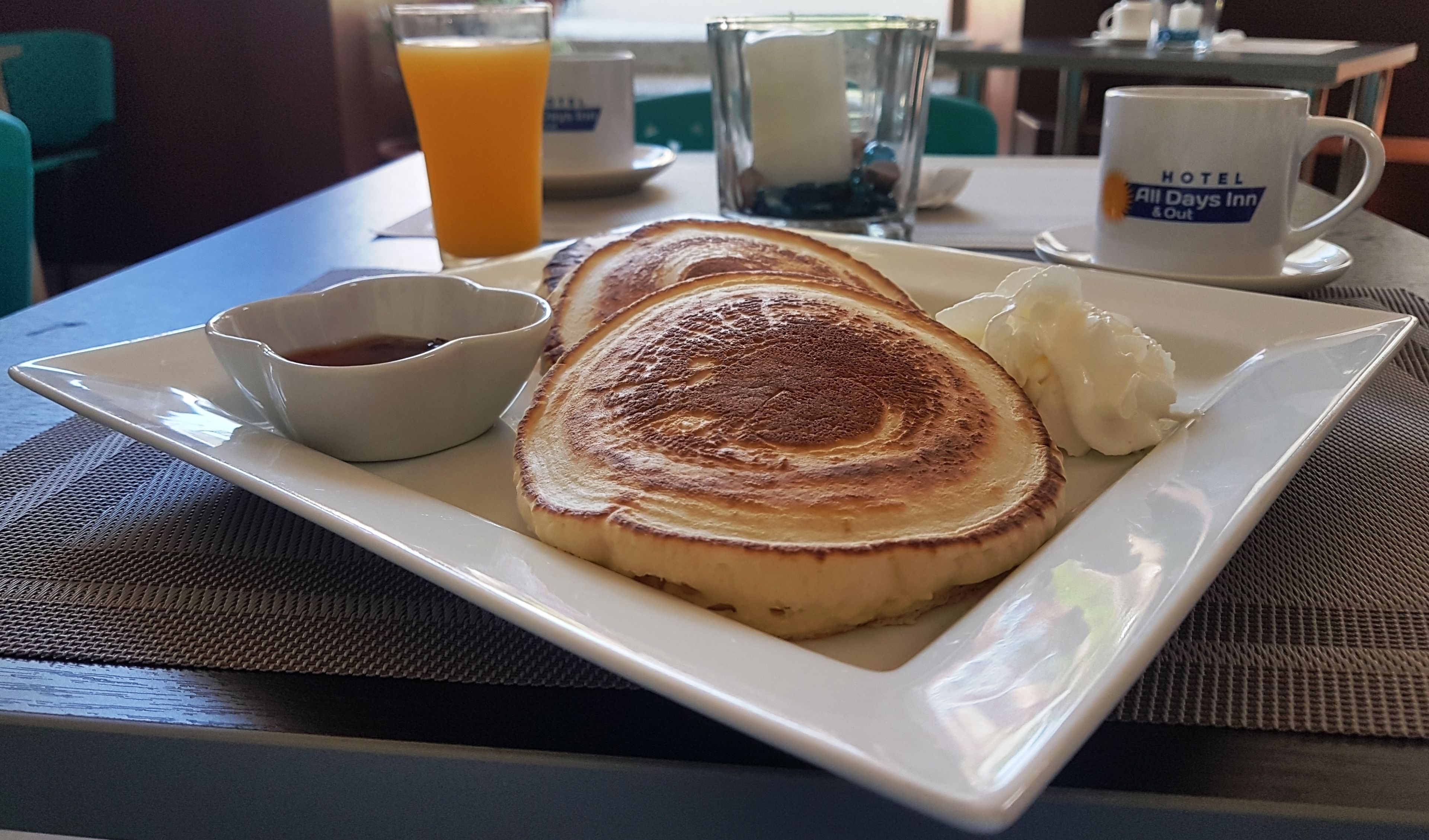 free daily full breakfast