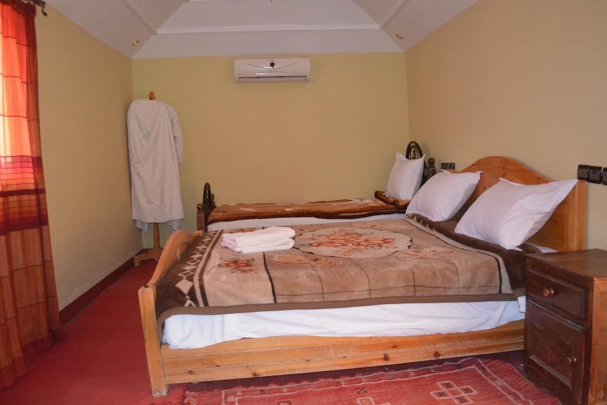 Room | Soundproofing, WiFi (free), bed sheets