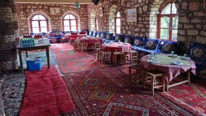 2 restaurants; breakfast, lunch, and dinner served - Auberge Restaurant Telouet (Telouet)