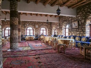 2 restaurants; breakfast, lunch and dinner served  - Auberge Restaurant Telouet (Telouet)