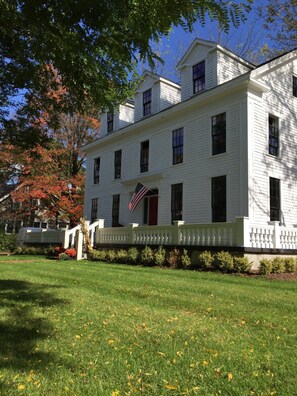 숙박 시설 정면