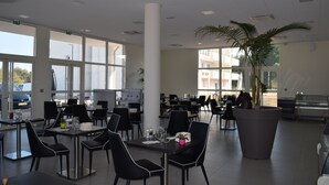 Lunch served - Estérazur (Le Cannet-des-Maures)