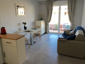 Appartement, 1 chambre | Coin séjour