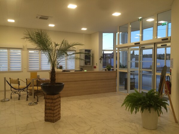 Reception - Estérazur (Le Cannet-des-Maures)