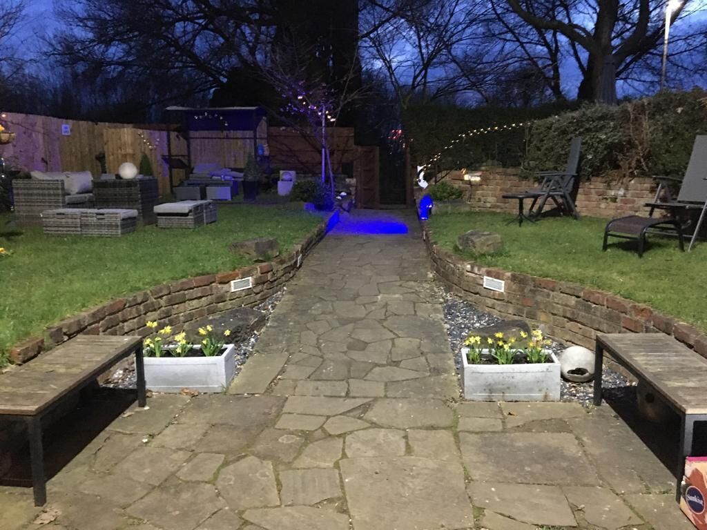 Vista frontal de la propiedad