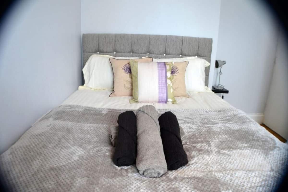 Iron/ironing board (on request), WiFi (free), bed sheets