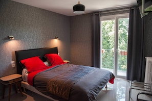 Classic Double Room | Premium bedding, desk, soundproofing, free cribs/infant beds - Hotel Restaurant  Rive Gauche (Bessines-sur-Gartempe)