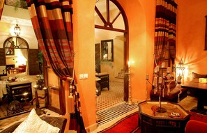 Lobby sitting area - Riad Djemanna (Marrakech)