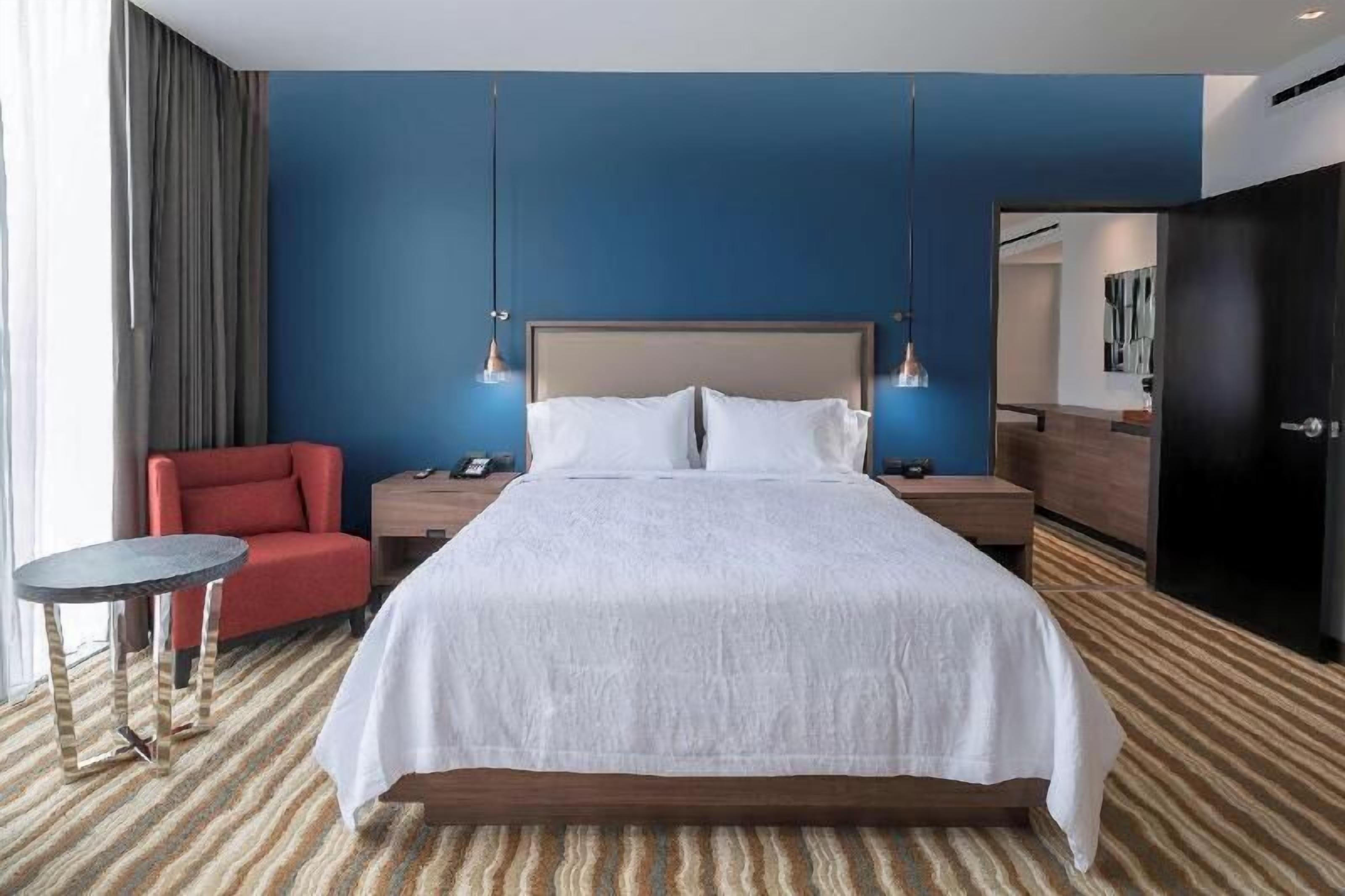 Premium bedding, in-room safe, desk, laptop workspace