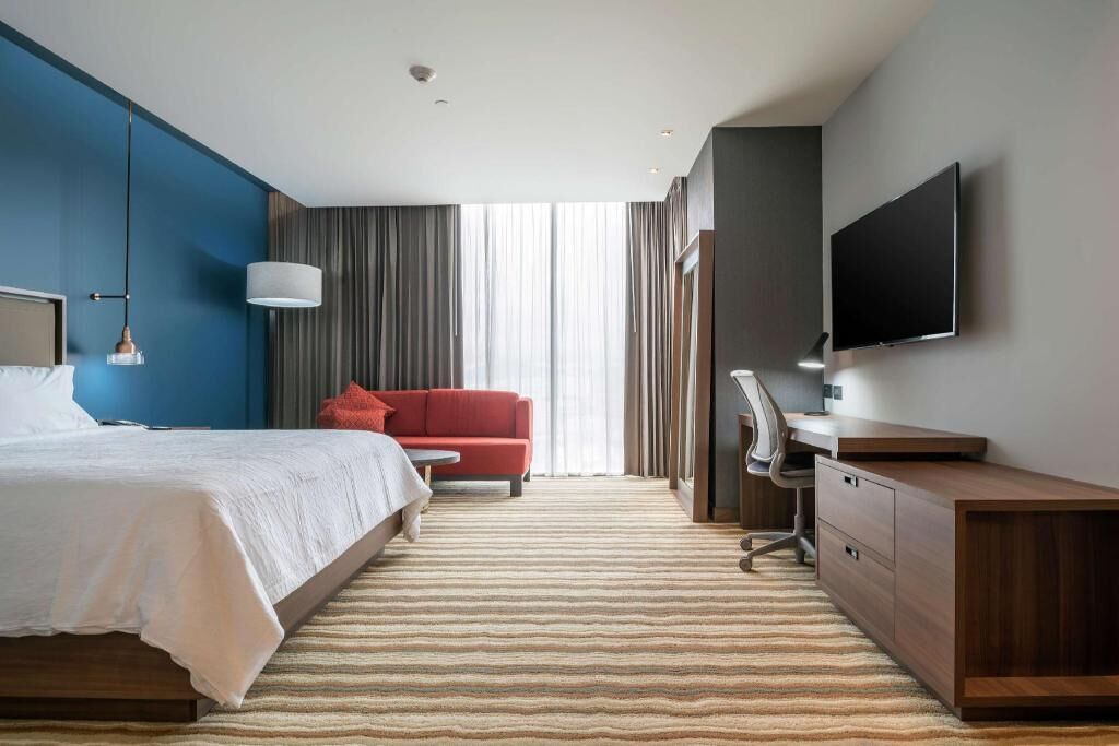 Premium bedding, in-room safe, desk, laptop workspace