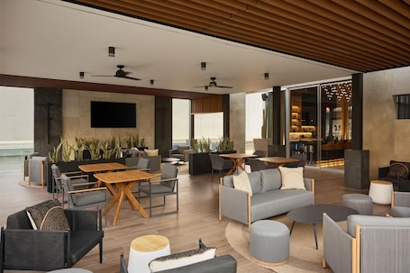 Lobby. Hilton Garden Inn Chihuahua
