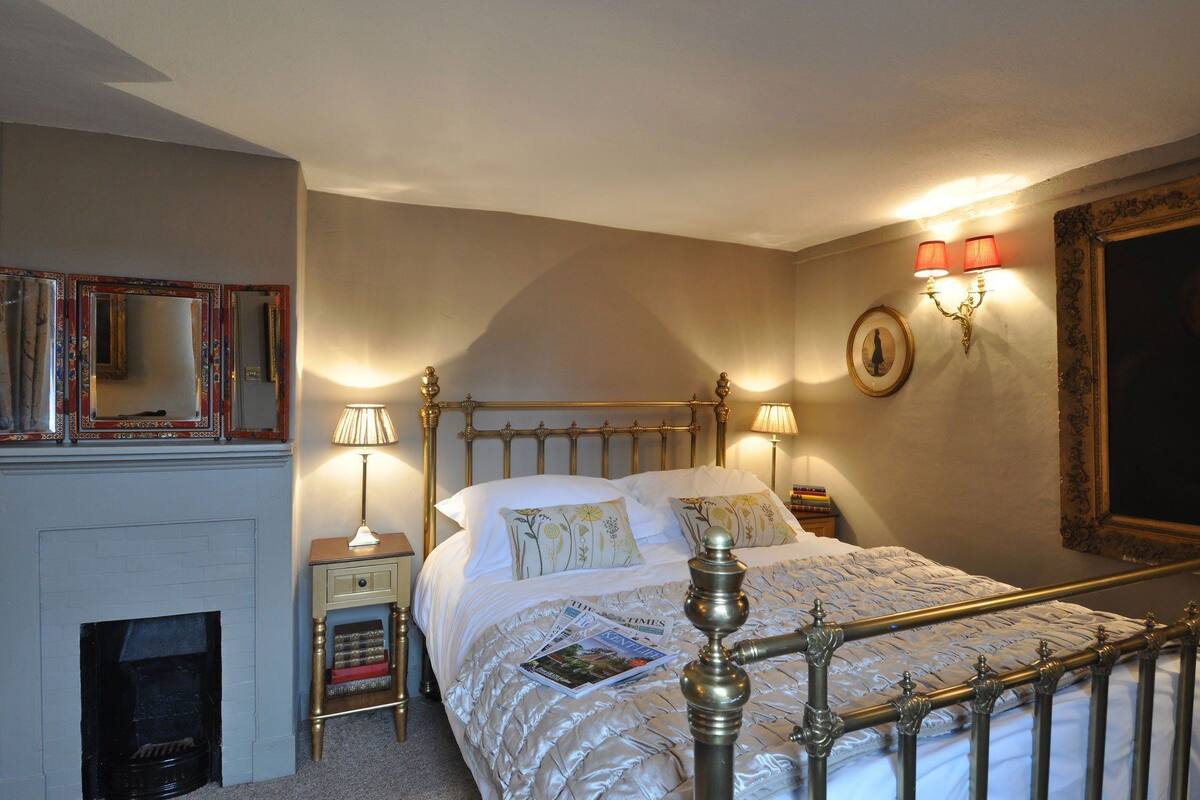 Chambre Standard, 1 très grand lit (John Norris)