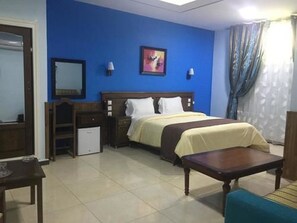 Blackout drapes, iron/ironing board, free WiFi - Hôtel Adounia (Ouled Moussa)