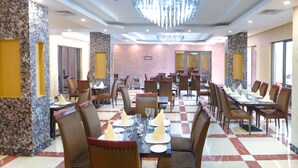 مطعم