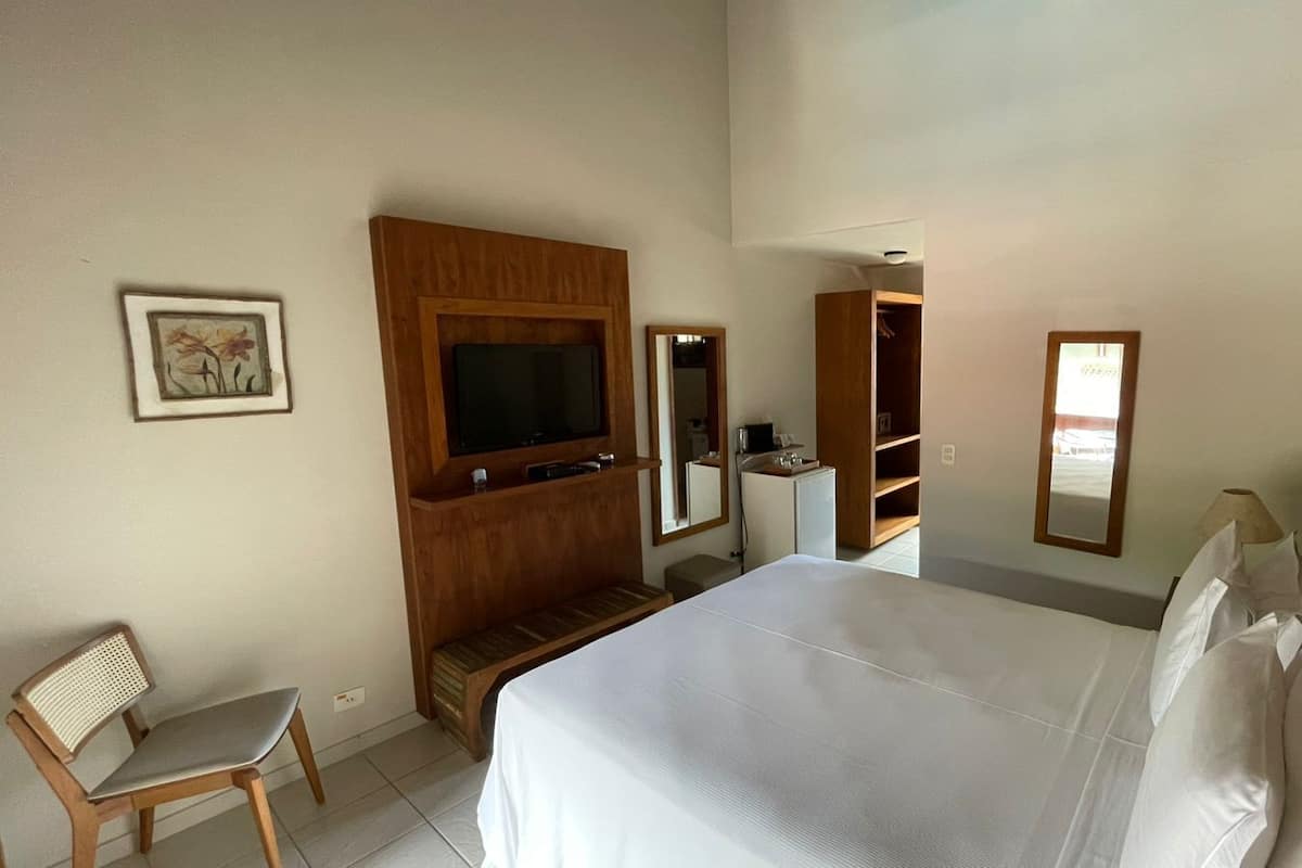 Petit Hiu | 1 bedroom, free minibar, in-room safe, blackout drapes