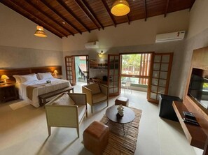 Up Hiu | Living area | 32-inch LED TV with cable channels, TV - Hiu Hotel (São Sebastião)