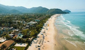 Beach nearby, white sand, free beach shuttle, sun-loungers