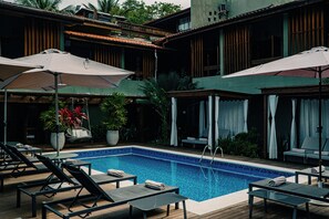 Outdoor pool - Hiu Hotel (São Sebastião)